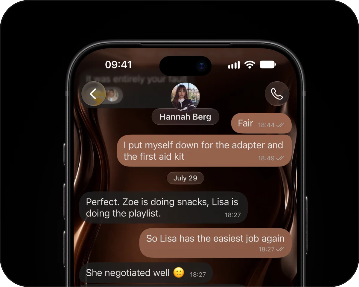 A chat with Hannah on a bronze wallpaper